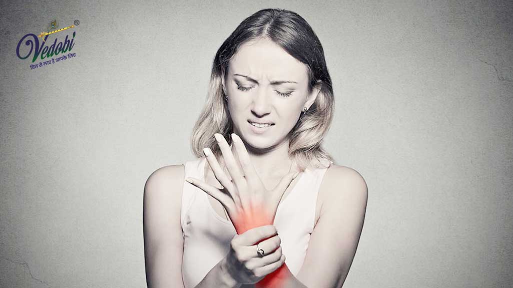 क्या होता कलाई का दर्द? जानें, इसके लक्षण, कारण और उपचार
